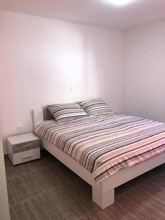 Apartman Davor Crikvenica 0*,
